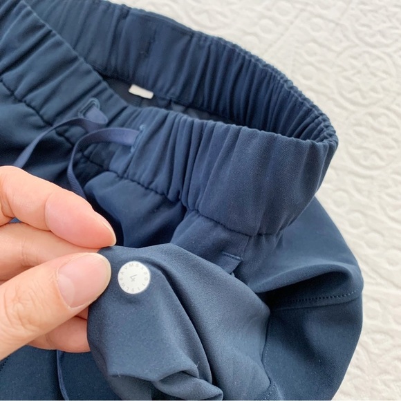 Lululemon On The Fly Crop (Woven), 23" Inseam - Picture 8 of 8